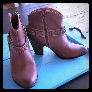 Tan zippered Ankle boots